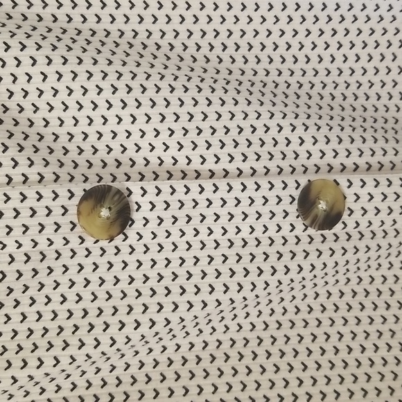 Candies Square Neck Short Sleeve Pull Over Top - Picture 3 of 8